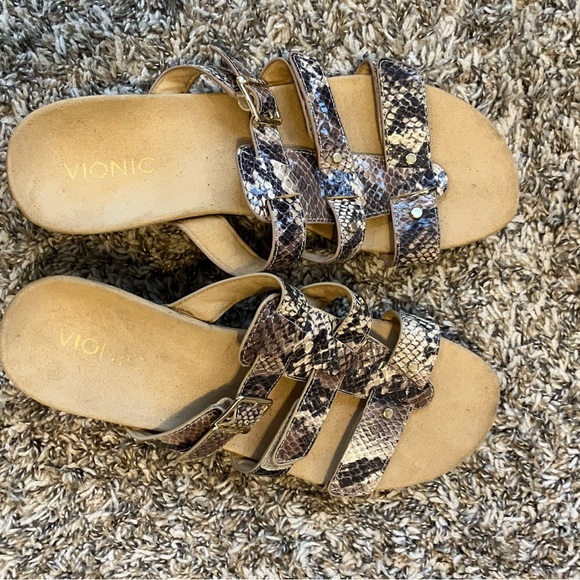 Vionic Snakeskin Pattern Sandals 9 - Picture 1 of 5